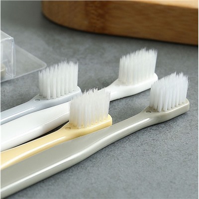 Набор зубных щёток  4 шт