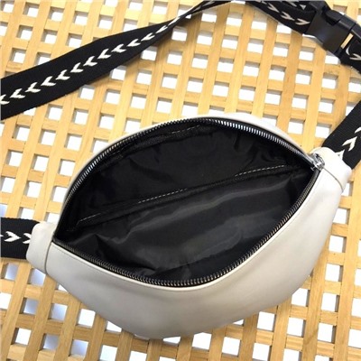 Поясная сумочка Mac_Stella из эко-кожи молочно-белого цвета.
