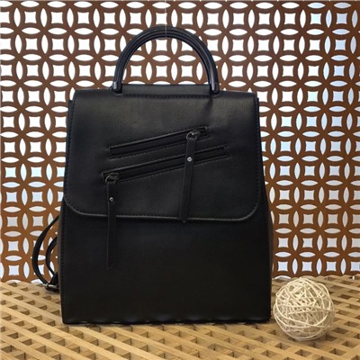Объёмный сумка-рюкзак Indigo из эко-кожи чёрного цвета.