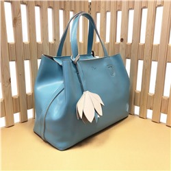 Дизайнерская женская сумка Lucky_Stile формата А4 с дополнительным ремнем из натуральной кожи небесно-голубого цвета.