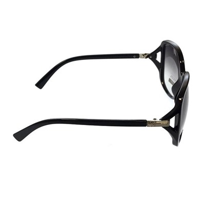 Стильные женские очки оверсайз Santara чёрного цвета с затемнёнными линзами.