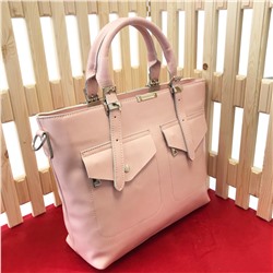Элегантная сумка Fontaine формата А4 из качественной натуральной кожи бледно-розового цвета..