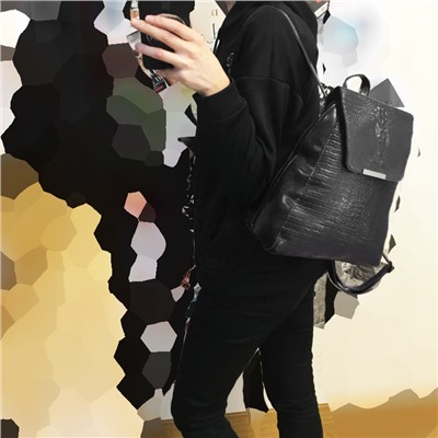 Стильный рюкзак-трансформер Pollys_Dream из эко-кожи под рептилию черного цвета.